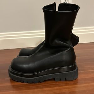 Jeffery Campbell boot size 8.5 in great condition